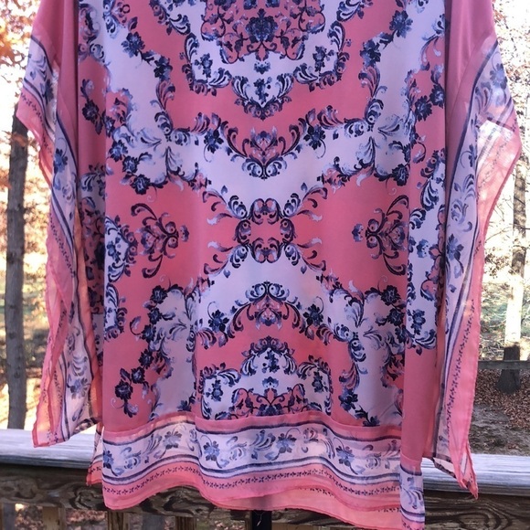 JM Collection XL Coral W Blue Top Pit to Pit 23 3/4” Exc Condition - Picture 3 of 11
